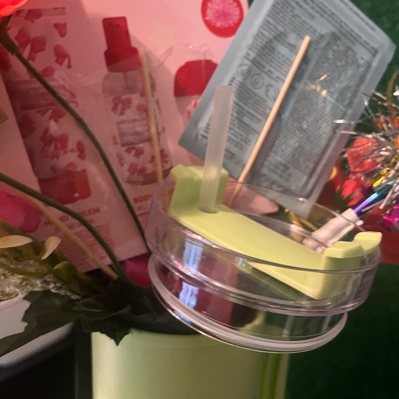 Loaded Tumble Bouquets - Picture 13 of 15